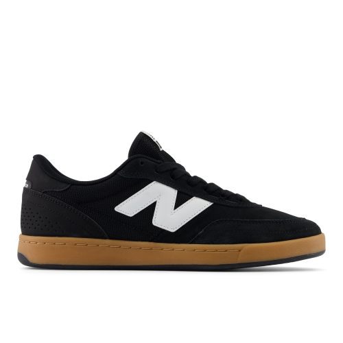 New Balance Numeric 440V2 skate shoes in black with gum soles, durable and stylish.